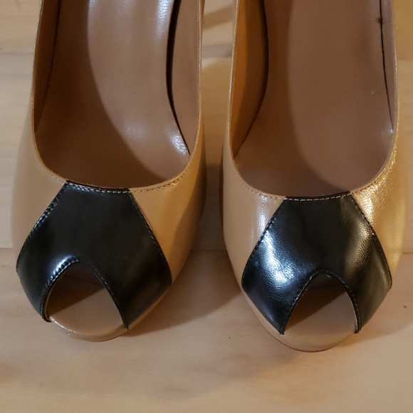Shoes - Picture 4 of 4